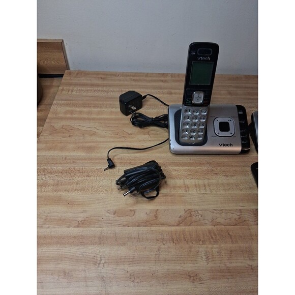 VTech DECT 6.0 Cordless Phone Answering System Caller ID Call Waiting 5 Phones - Picture 2 of 3